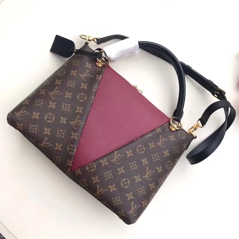 Louis TOTE Vuitton V MM 0421
